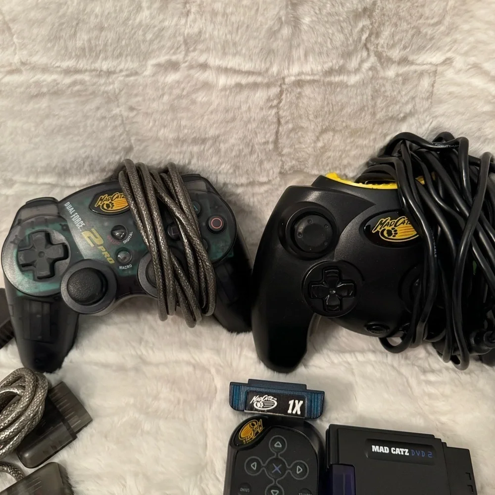 Mad Catz  Original Xbox Wired Mad Catz Dual Force 2 Controller Mad Catz Remote